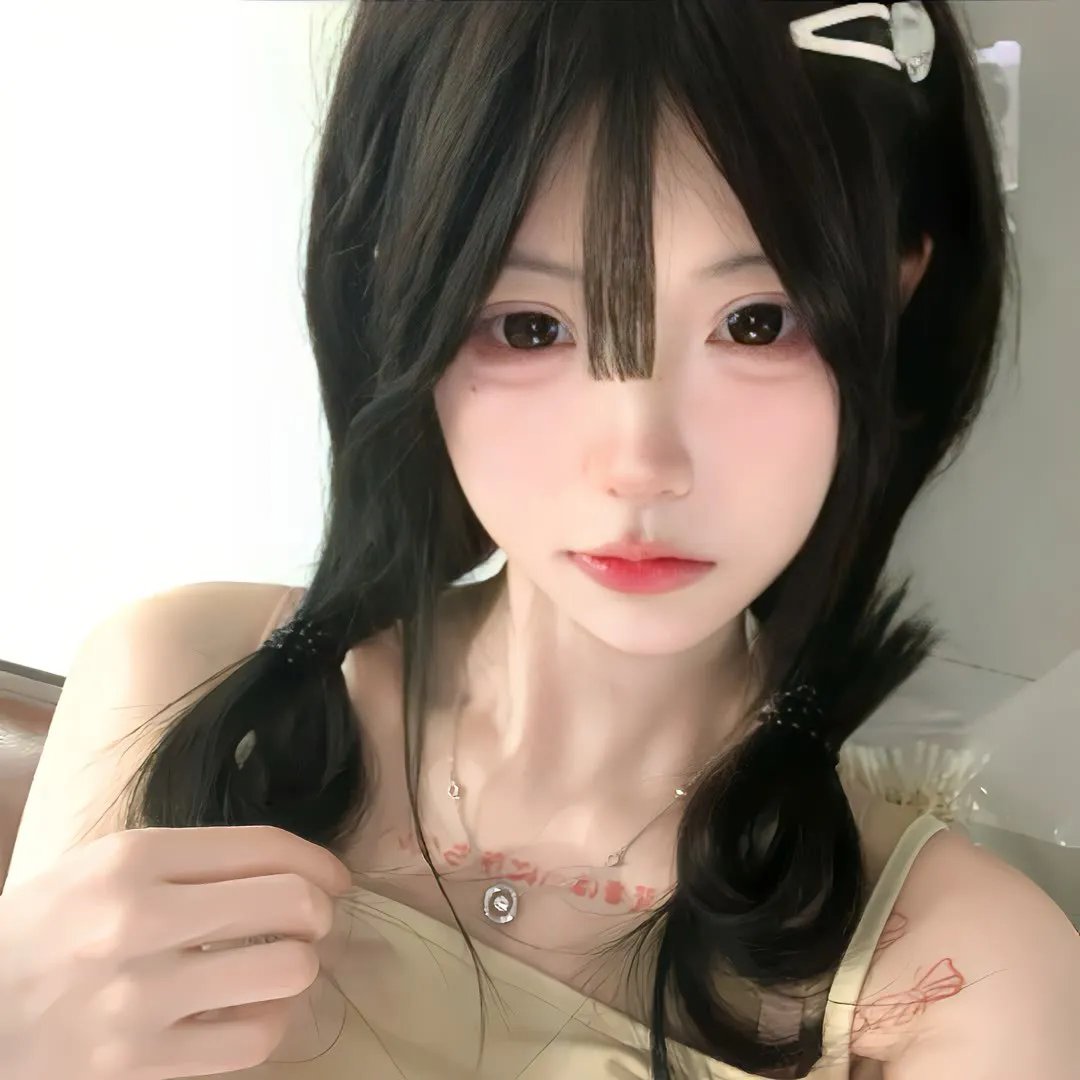 谜一样的双眼